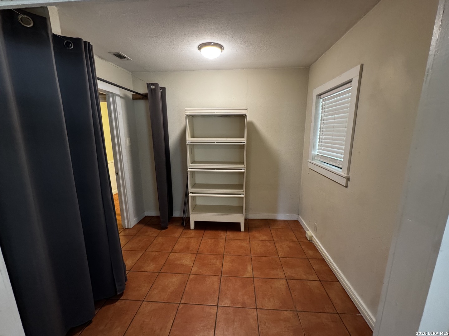 9317 Park Road 37 Lakehills TX 78063