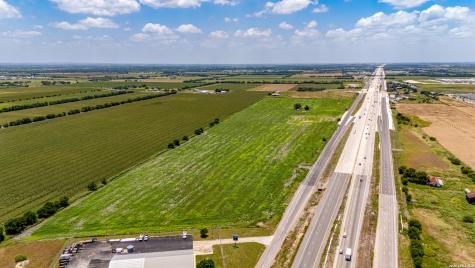 10221 E Interstate 10 Marion TX 78124