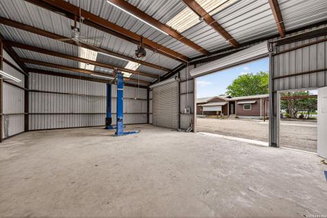 13019 Fm 2790 Lacoste TX 78039
