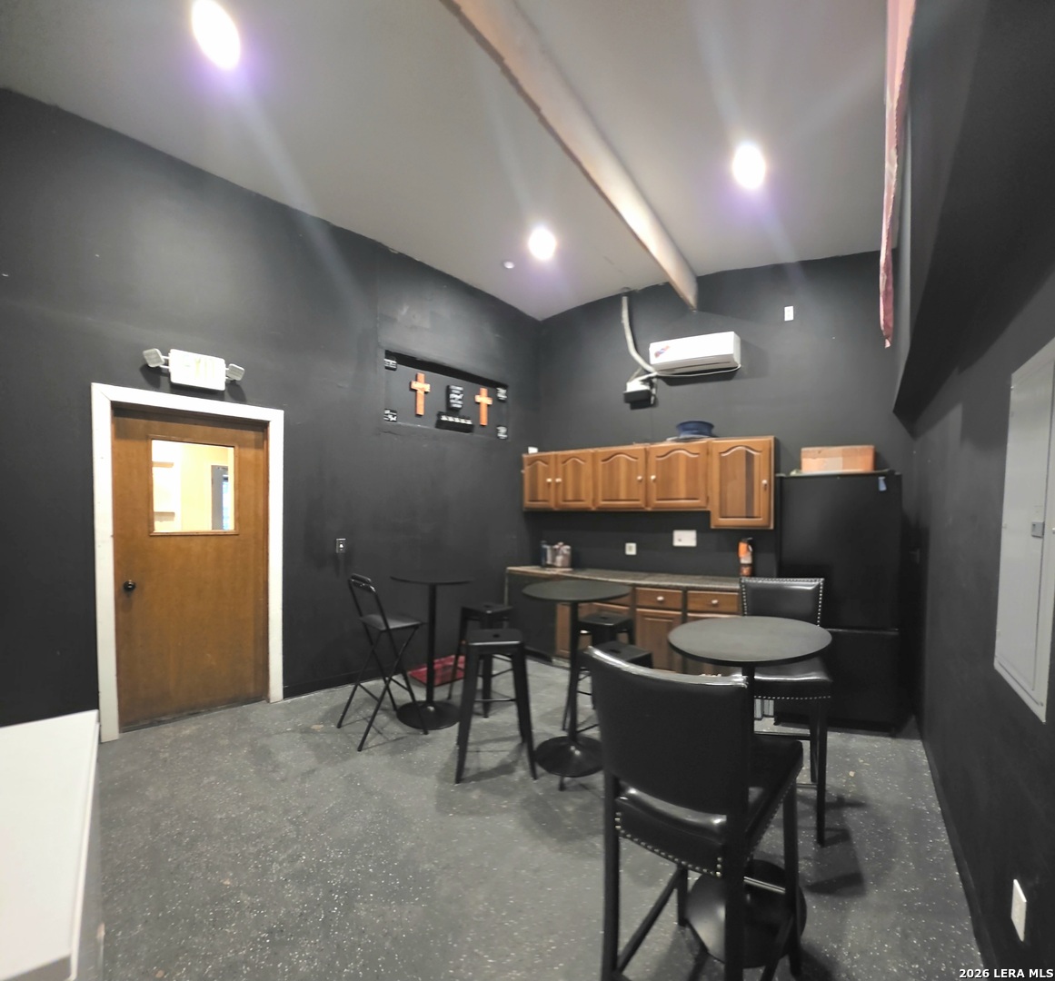 2730 W Southcross San Antonio TX 78211