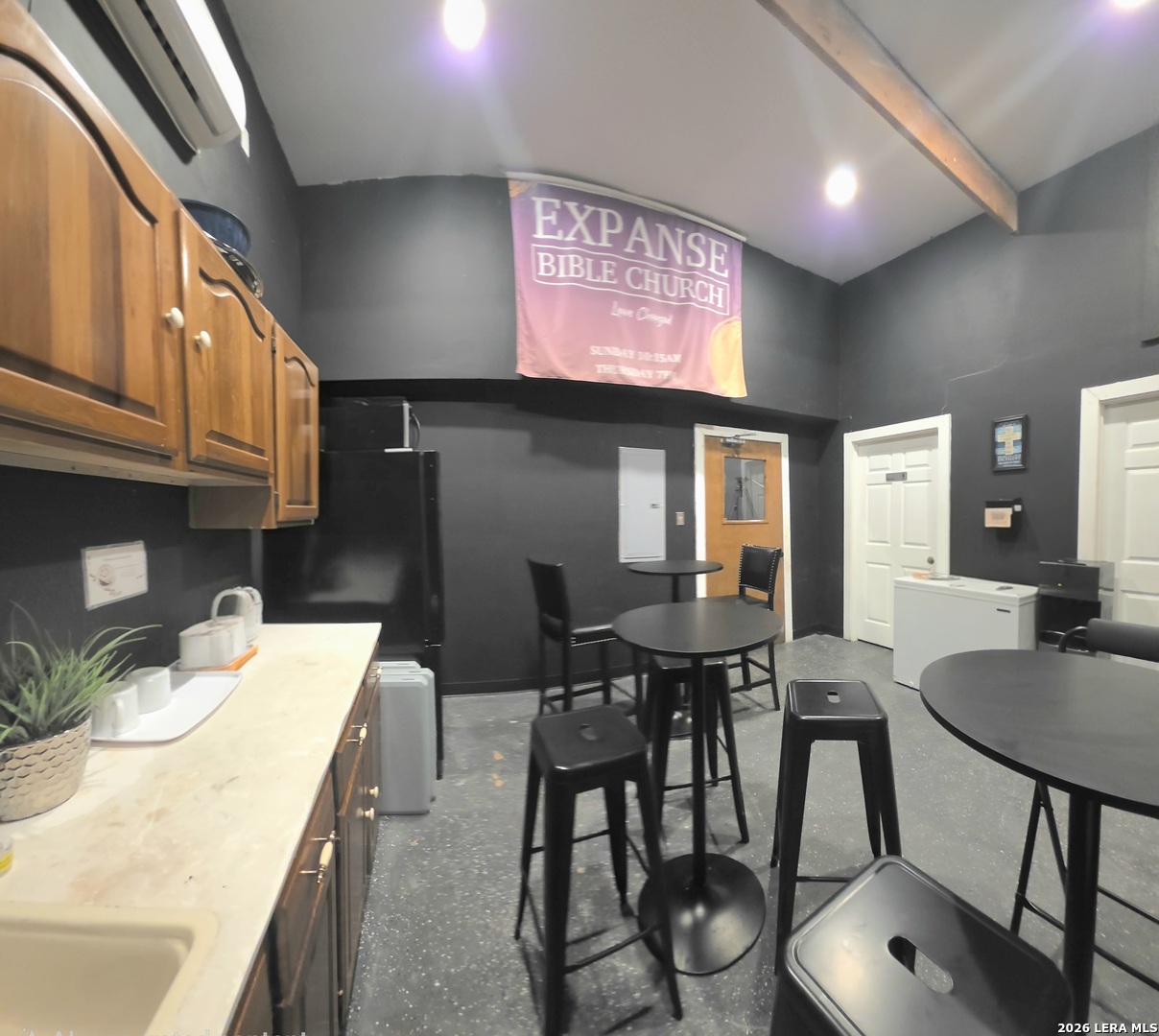 2730 W Southcross San Antonio TX 78211