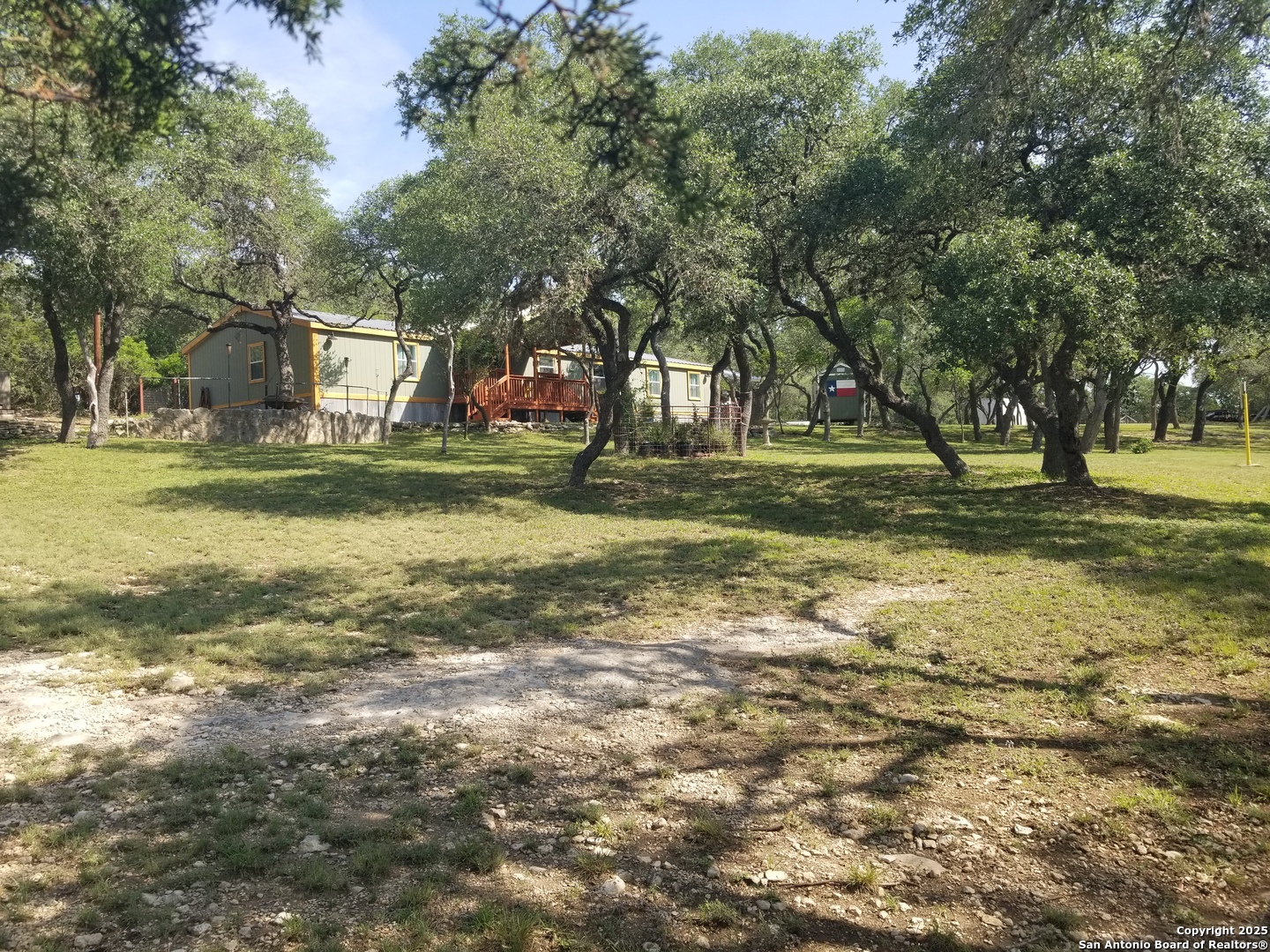 9200 Park Road 37 Lakehills TX 78063