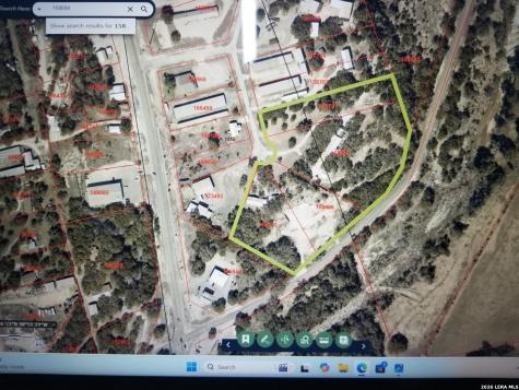 9200 Park Road 37 Lakehills TX 78063