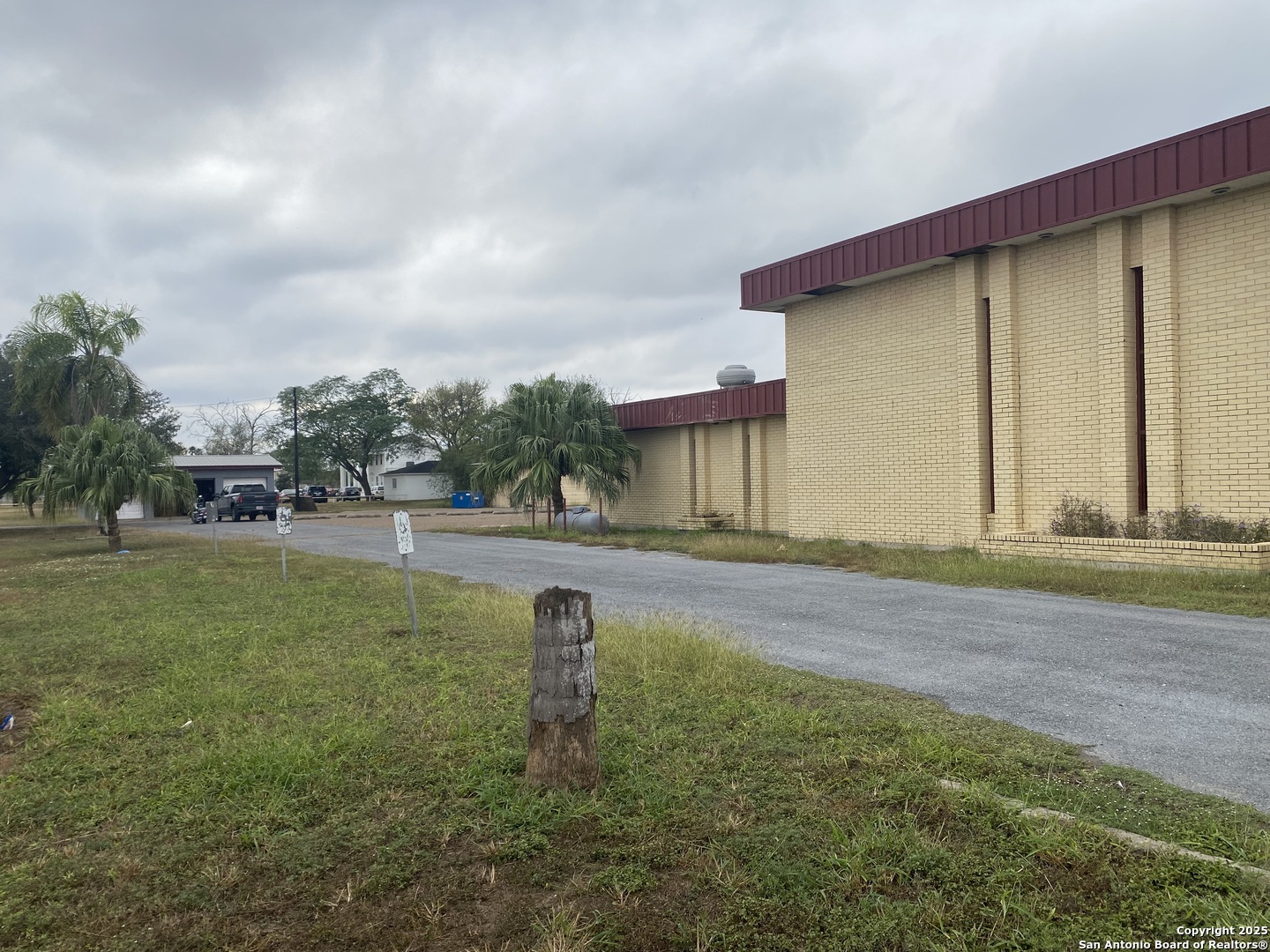 13415 E Expressway 83 La Feria TX 78559