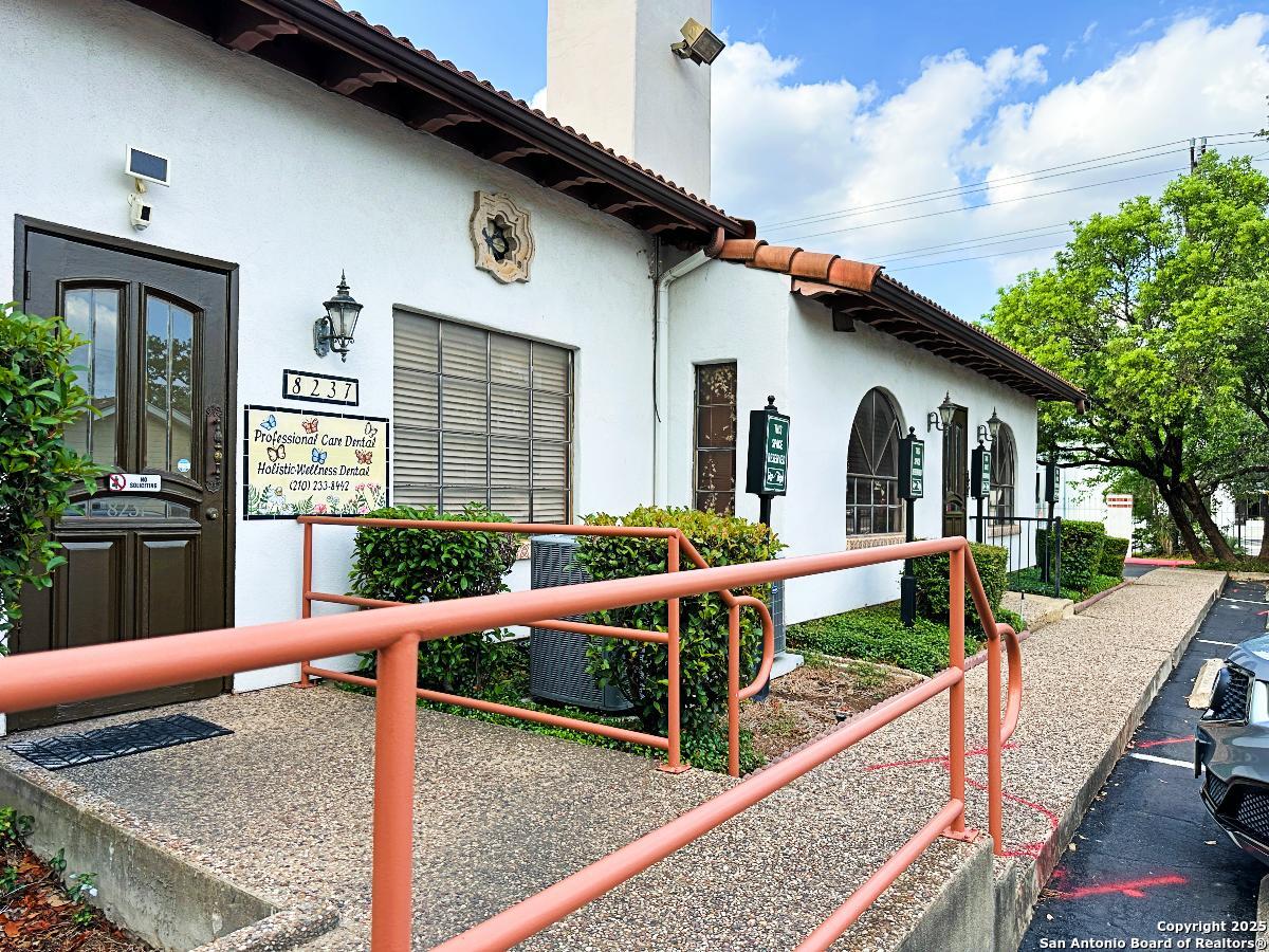 8237 Fredericksburg Road San Antonio TX 78229