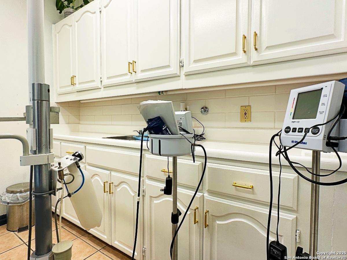 8237 Fredericksburg Road San Antonio TX 78229