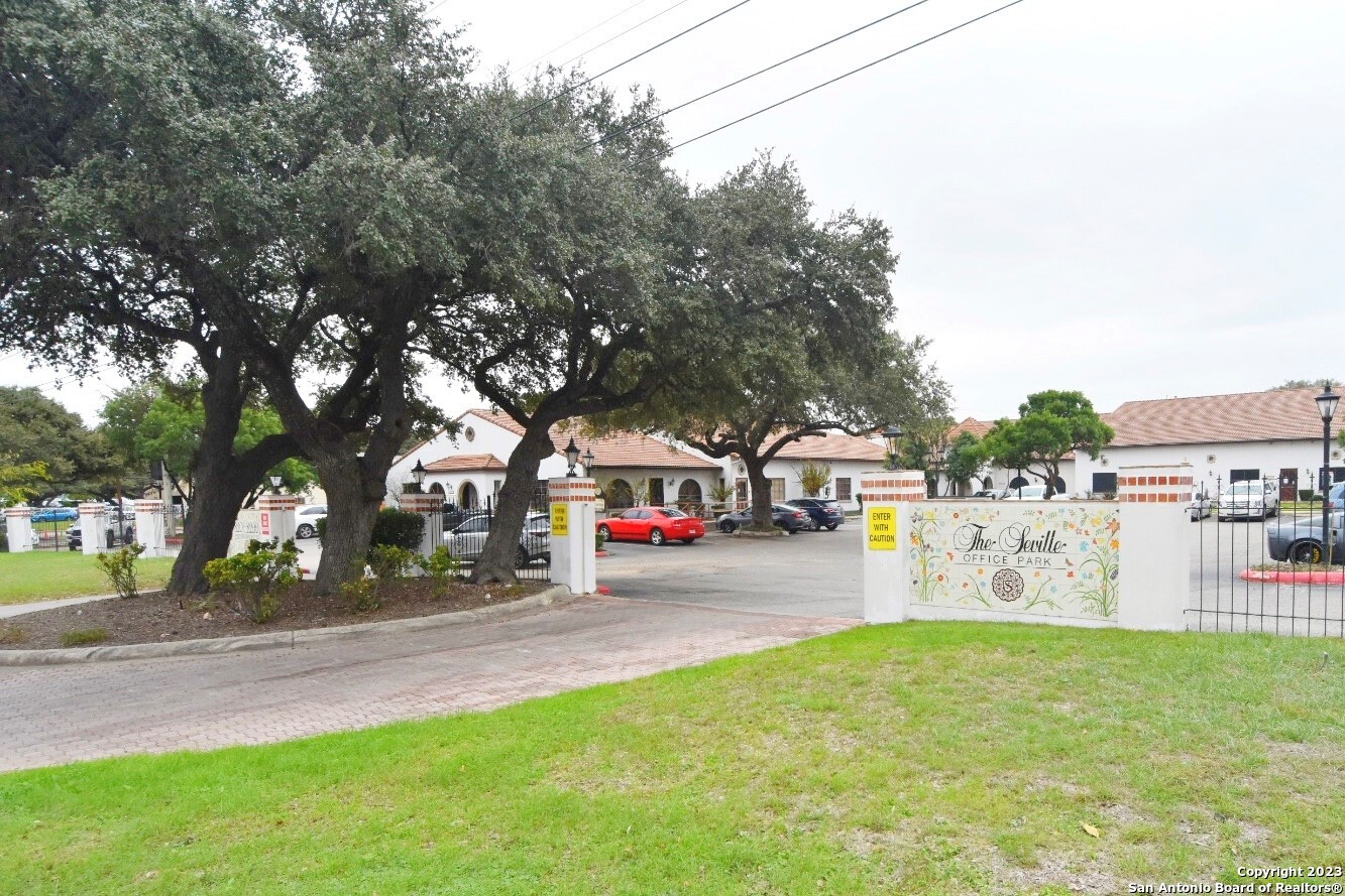 8237 Fredericksburg Road San Antonio TX 78229