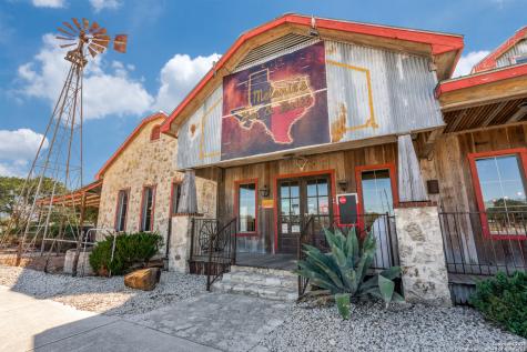 11985 W Us Highway 87 La Vernia TX 78121