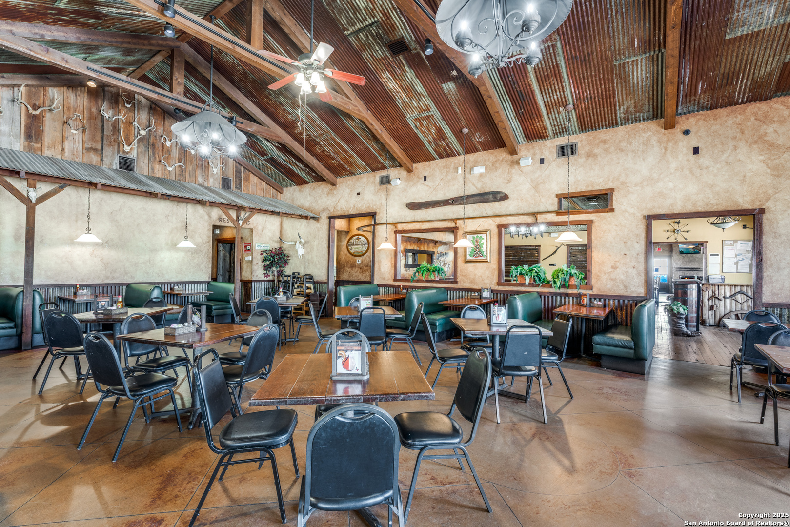 11985 W Us Highway 87 La Vernia TX 78121