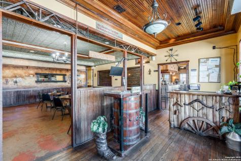 11985 W Us Highway 87 La Vernia TX 78121
