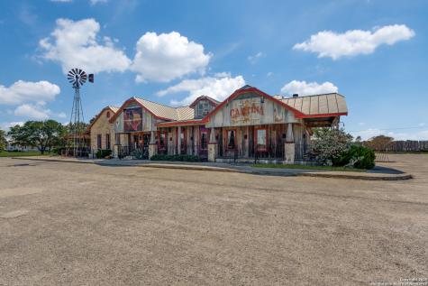 11985 W Us Highway 87 La Vernia TX 78121