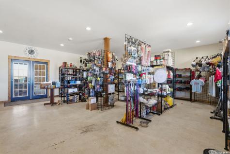 16675 Highway 140 Charlotte TX 78011