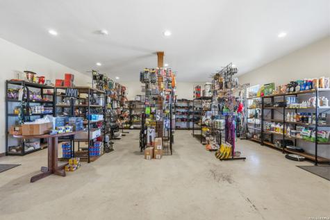 16675 Highway 140 Charlotte TX 78011