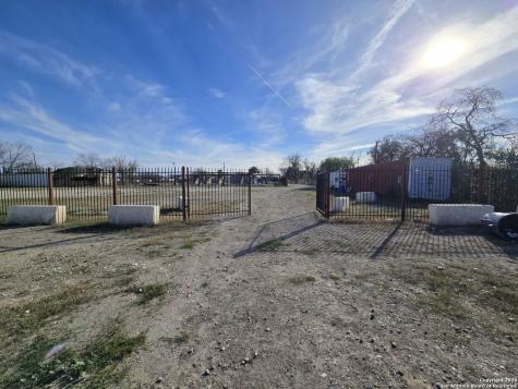 5317 W Commerce San Antonio TX 78237