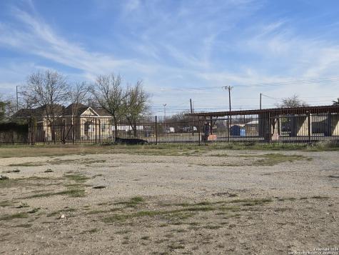 5317 W Commerce San Antonio TX 78237
