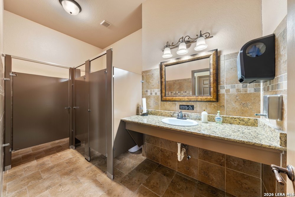 1694 County Road 102 Llano TX 78643