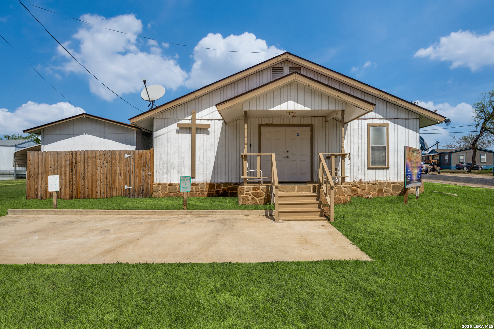 10311 Lee Roy Adkins TX 78101
