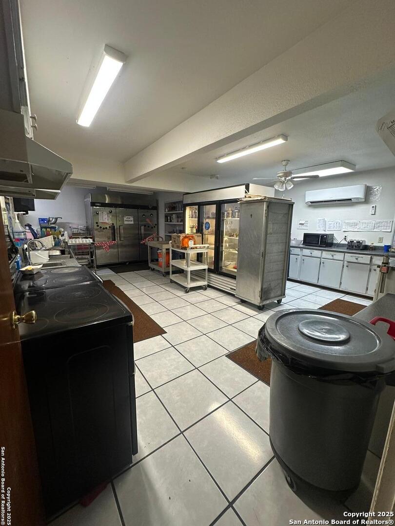 2000 10th Floresville TX 78114