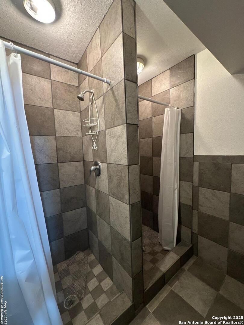 2000 10th Floresville TX 78114