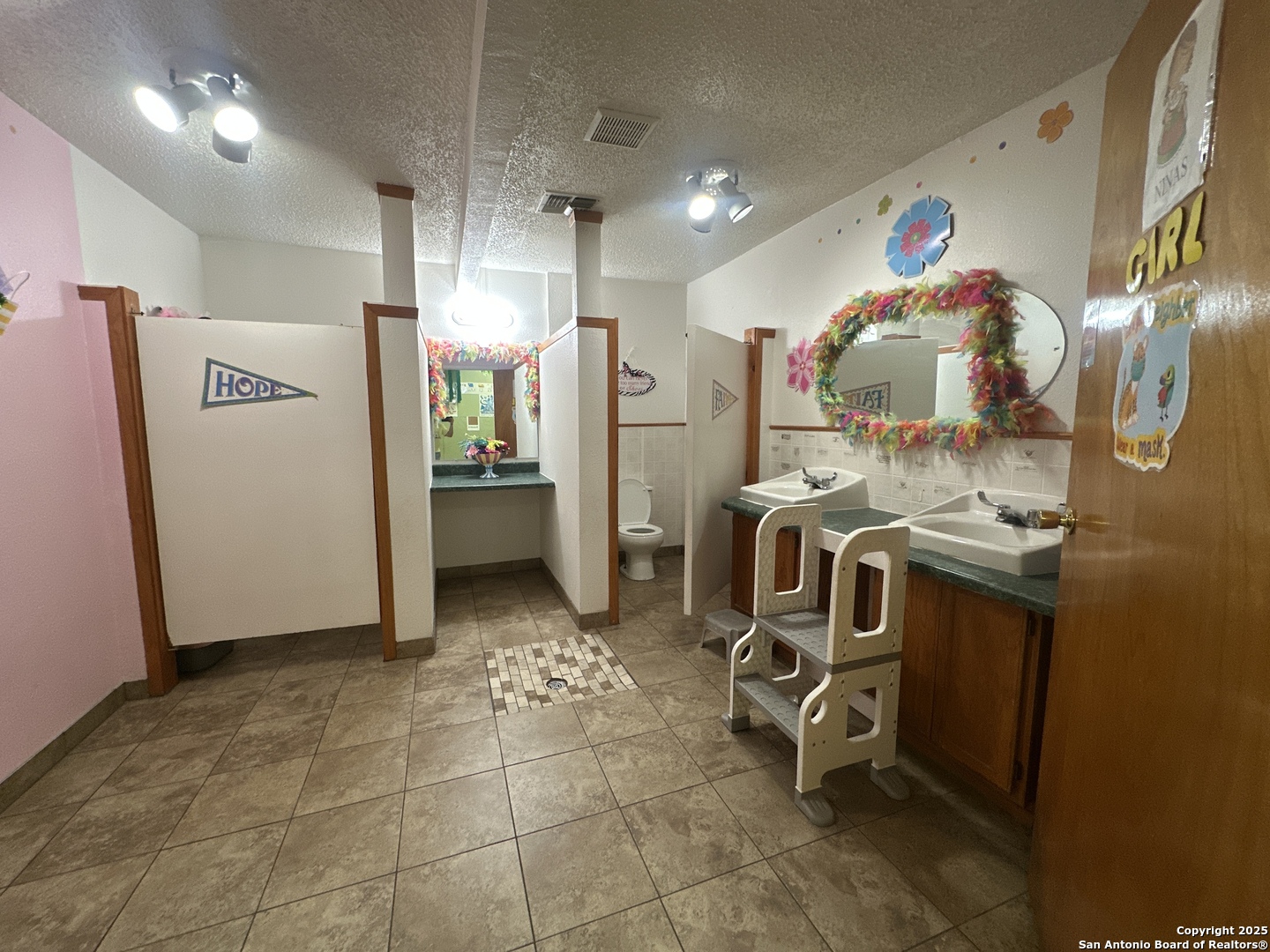 2000 10th Floresville TX 78114