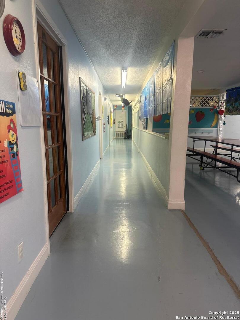 2000 10th Floresville TX 78114