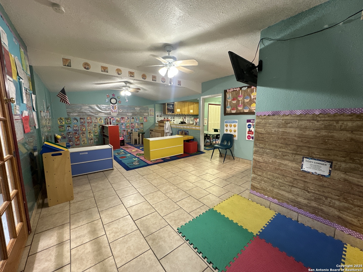 2000 10th Floresville TX 78114