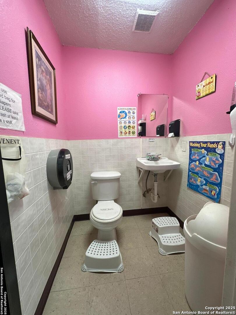 2000 10th Floresville TX 78114