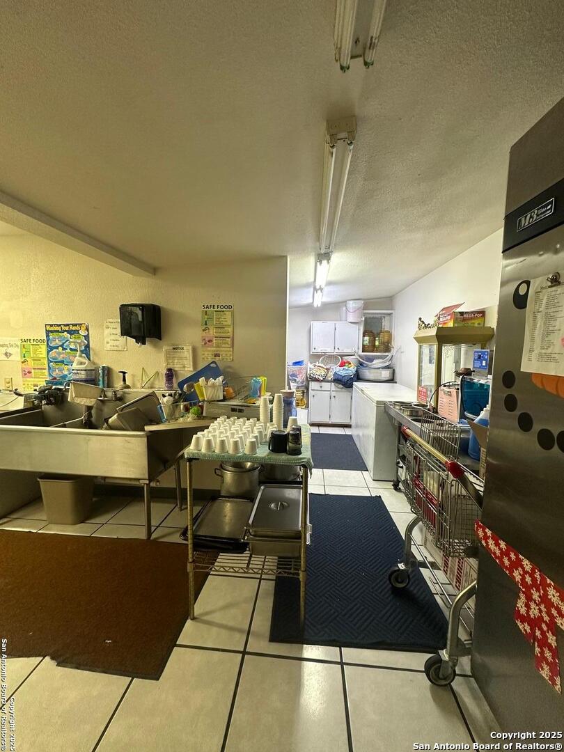 2000 10th Floresville TX 78114