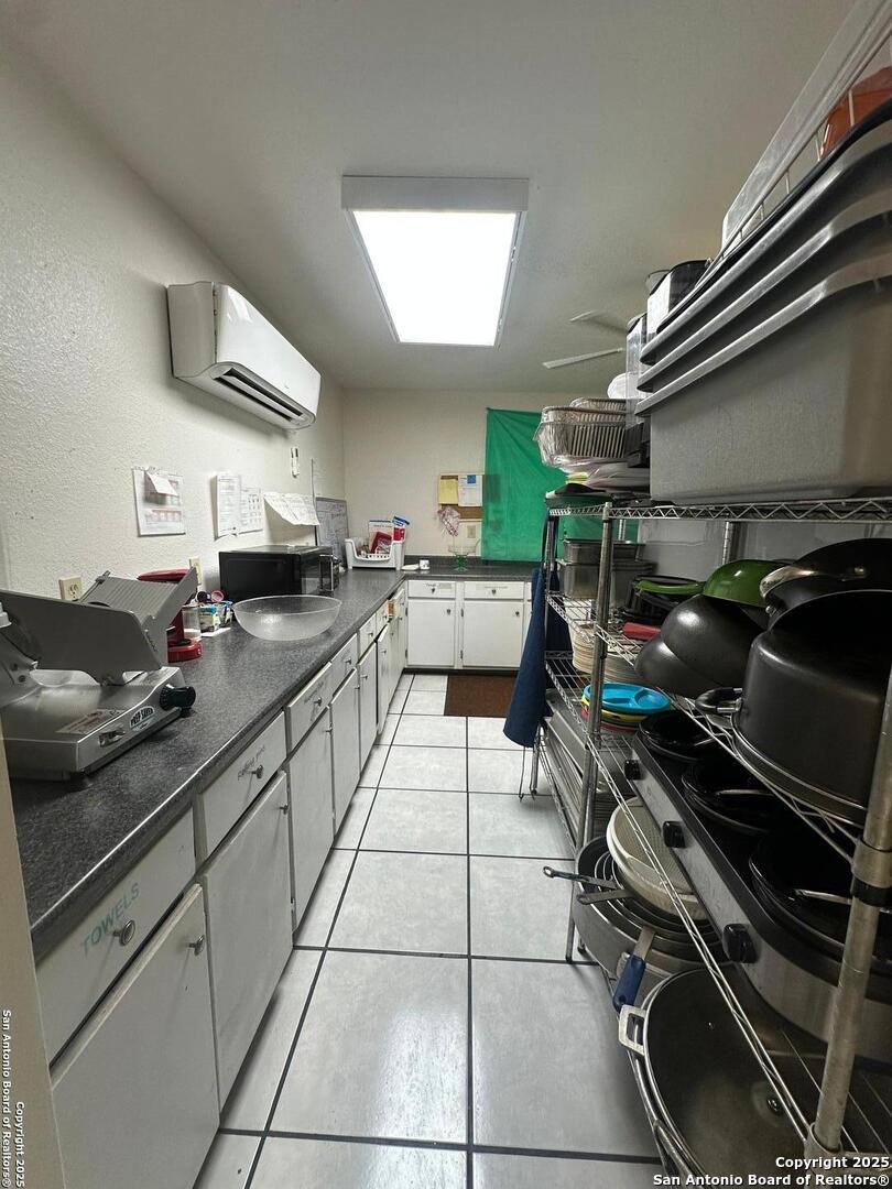 2000 10th Floresville TX 78114