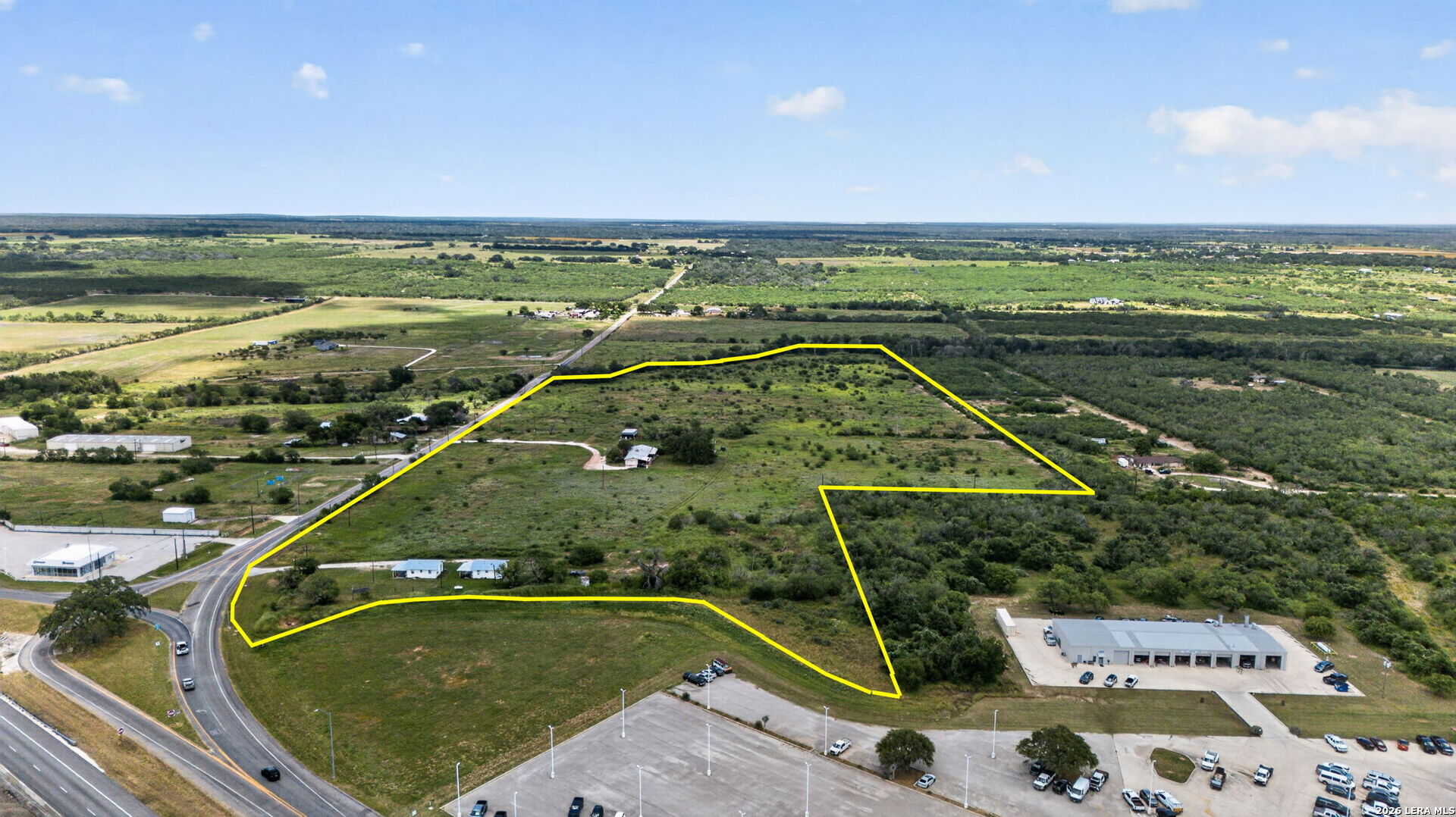 180 County Road 777 Devine TX 78016