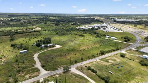 180 County Road 777 Devine TX 78016
