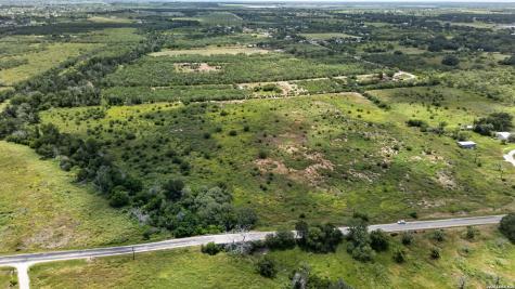 180 County Road 777 Devine TX 78016