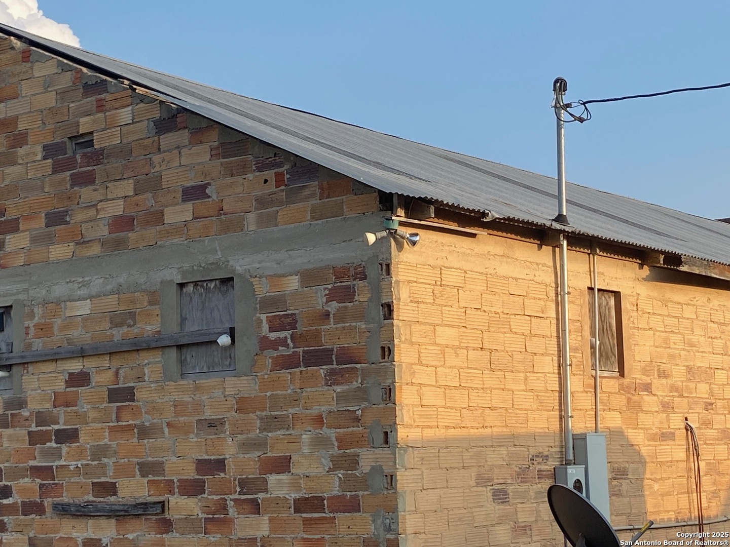 109 E Front Street Runge TX 78151