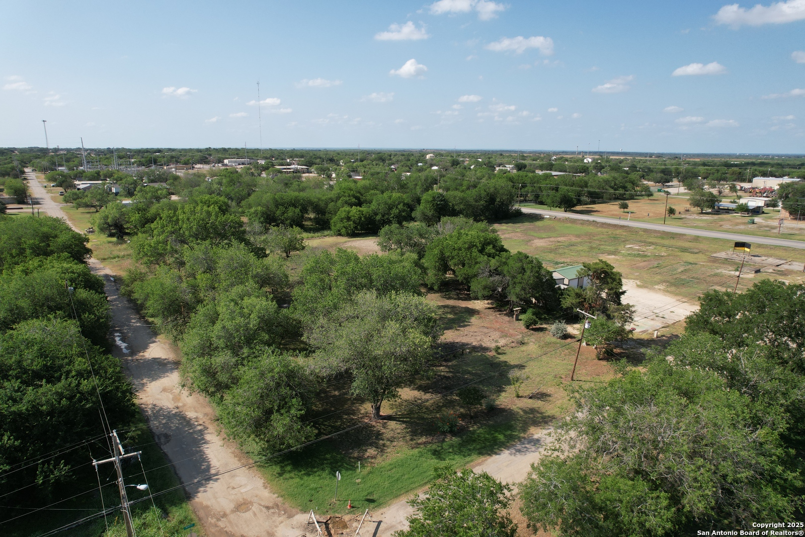 613 Maple Jourdanton TX 78026