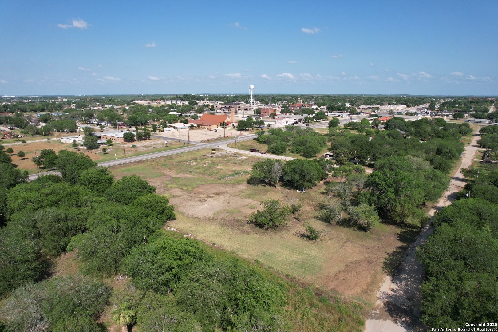 613 Maple Jourdanton TX 78026