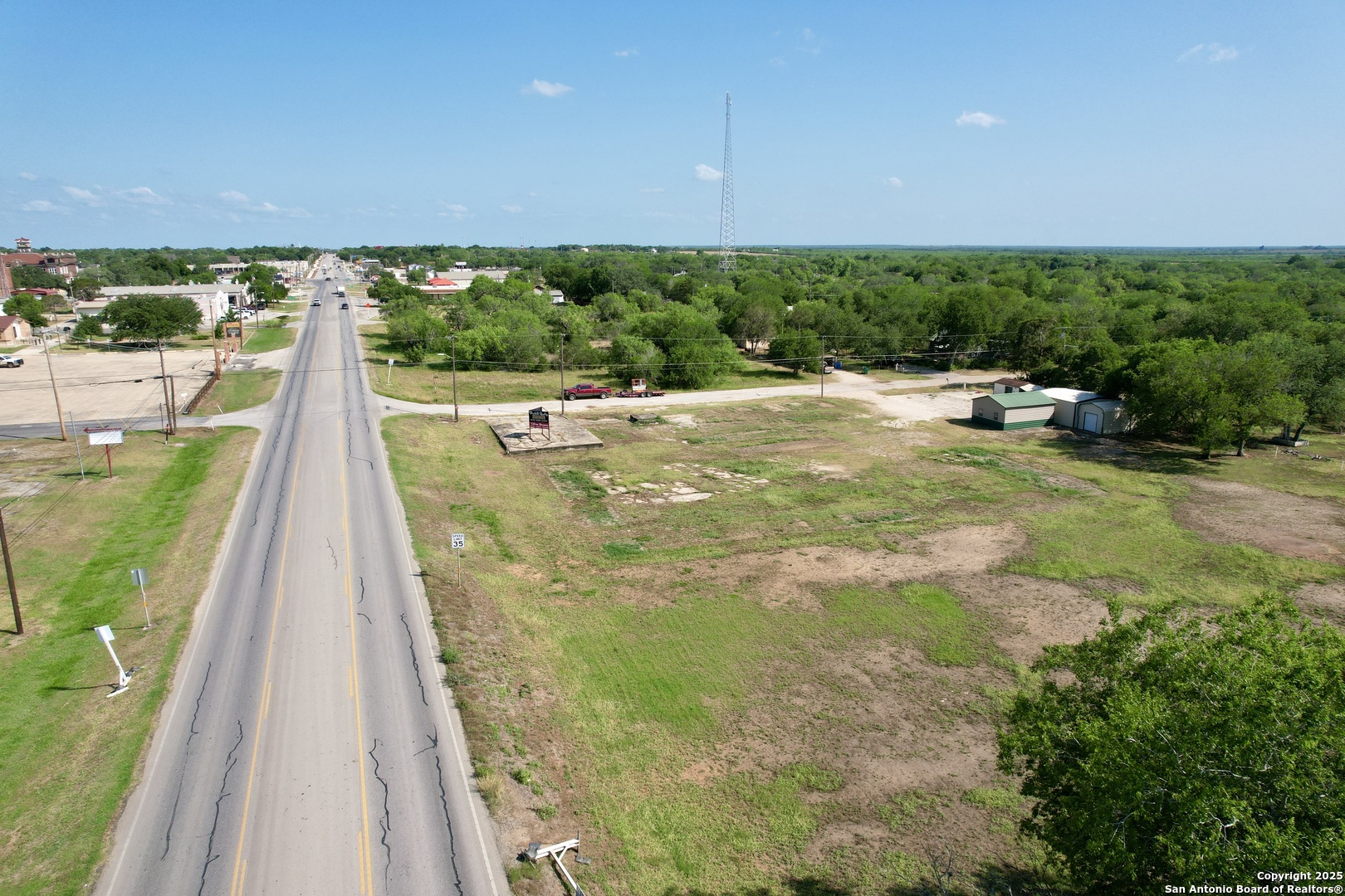 613 Maple Jourdanton TX 78026