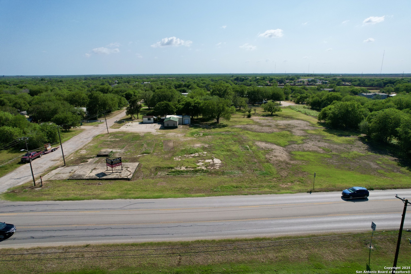 613 Maple Jourdanton TX 78026