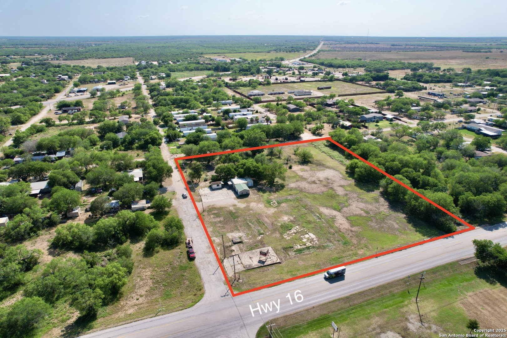 613 Maple Jourdanton TX 78026