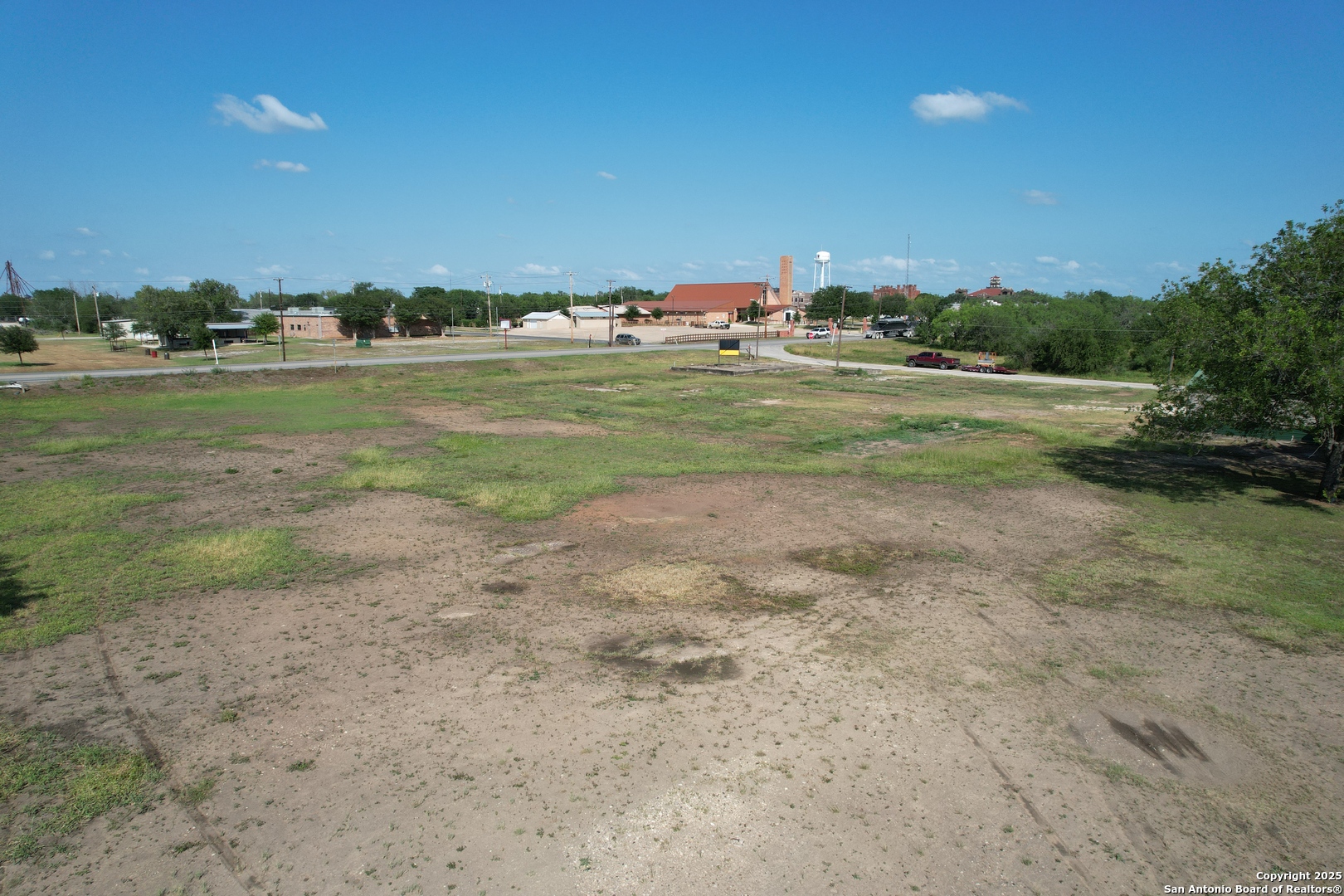 613 Maple Jourdanton TX 78026