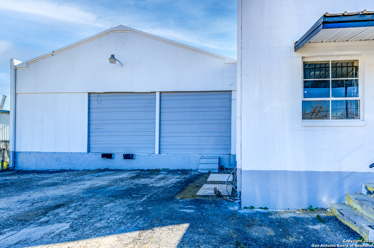 2930 E Houston San Antonio TX 78202