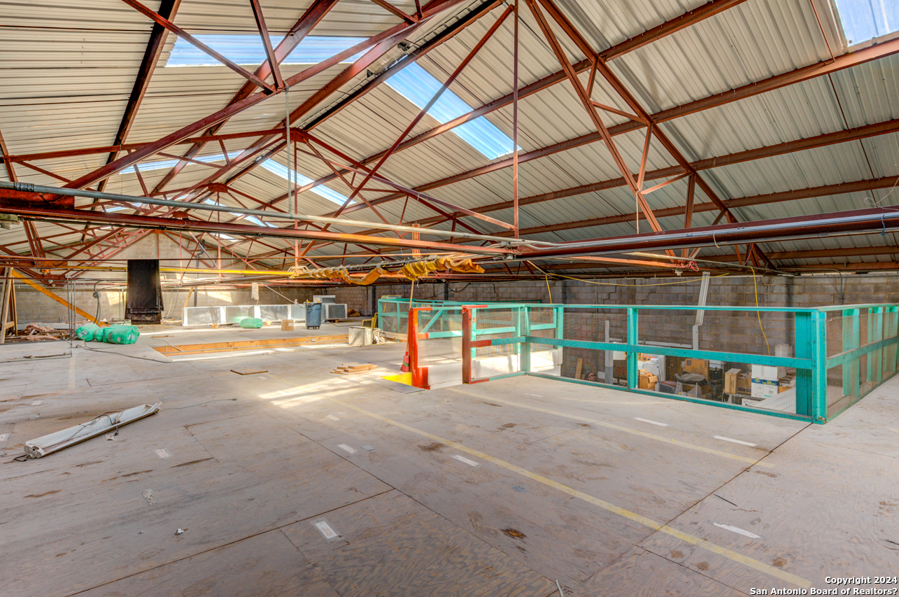 2930 E Houston San Antonio TX 78202