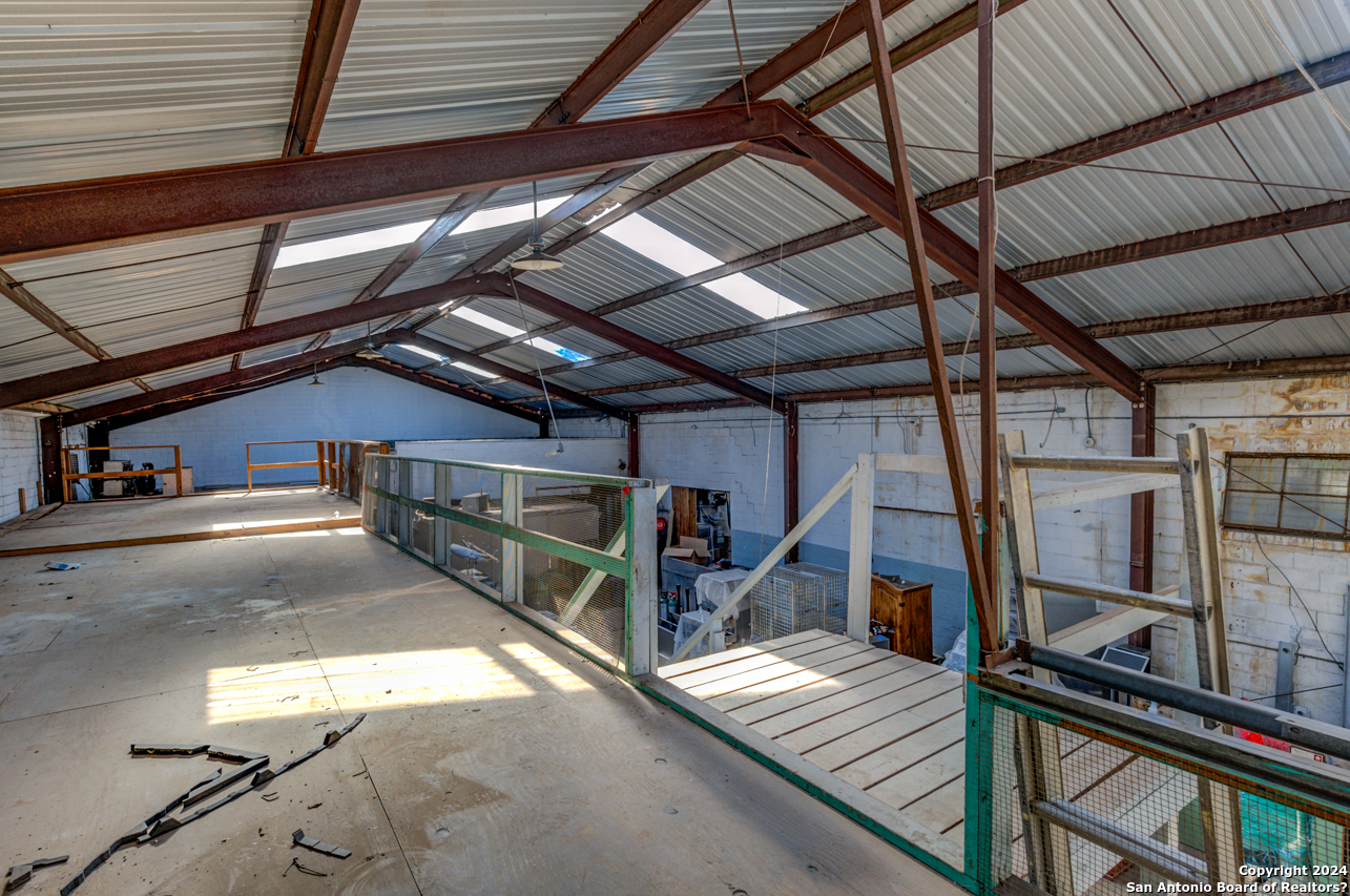 2930 E Houston San Antonio TX 78202