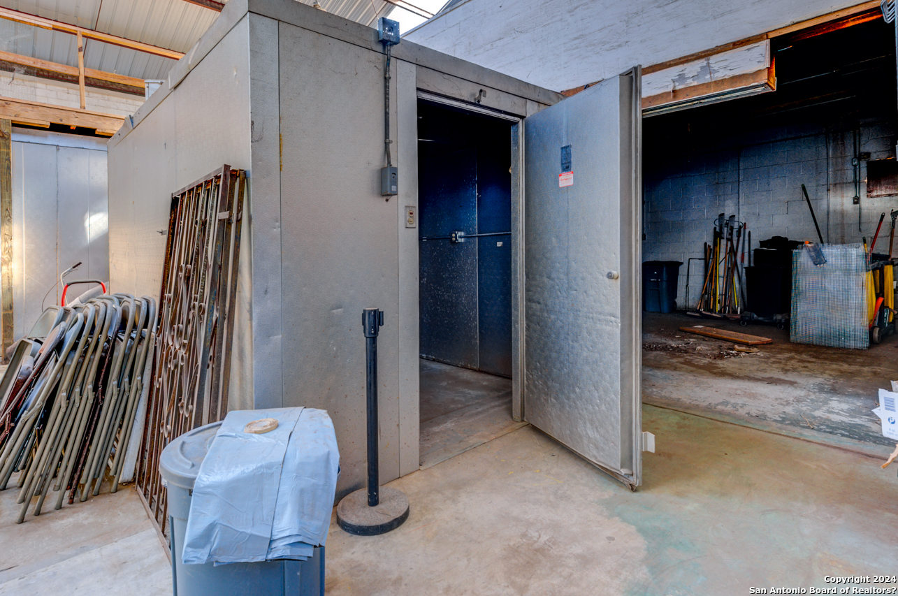 2930 E Houston San Antonio TX 78202