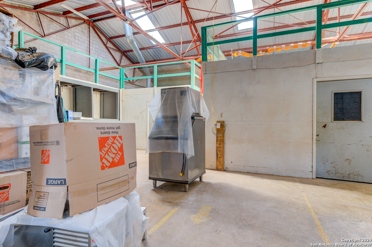 2930 E Houston San Antonio TX 78202