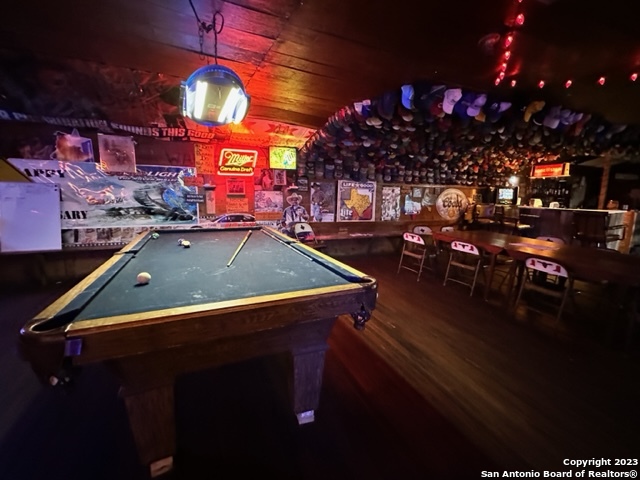 4120 State Highway 173 Devine TX 78016