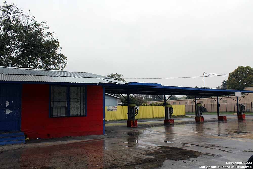 2203 W Commerce Street San Antonio TX 78207