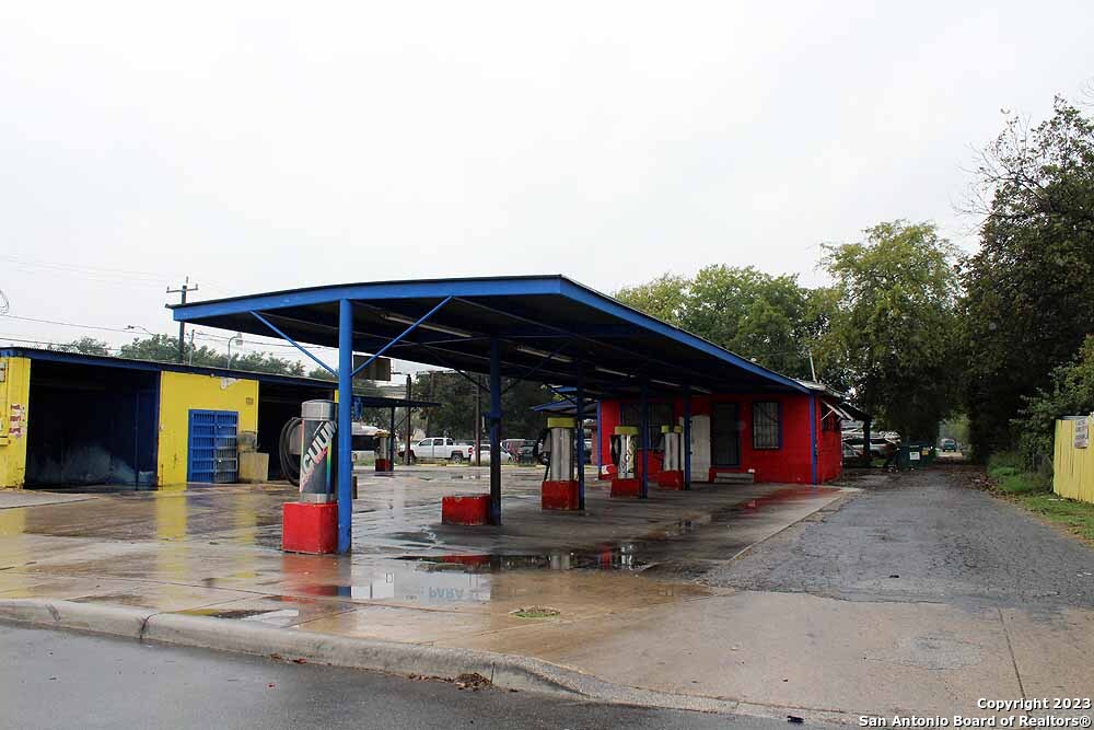 2203 W Commerce Street San Antonio TX 78207