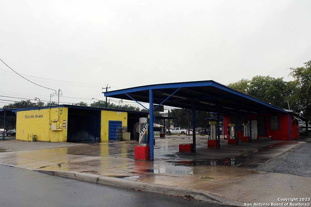 2203 W Commerce Street San Antonio TX 78207