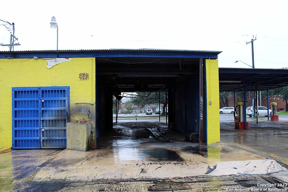 2203 W Commerce Street San Antonio TX 78207