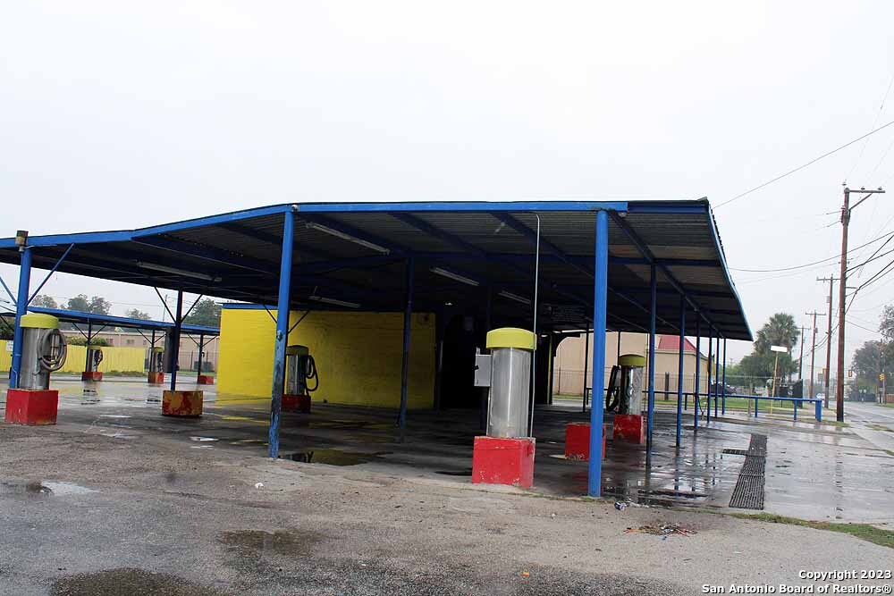 2203 W Commerce Street San Antonio TX 78207